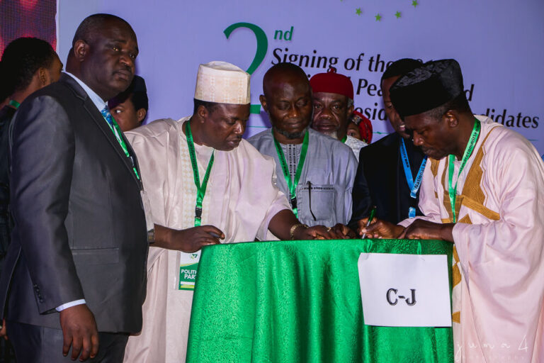 Second Peace Accord Signing, photograph 8